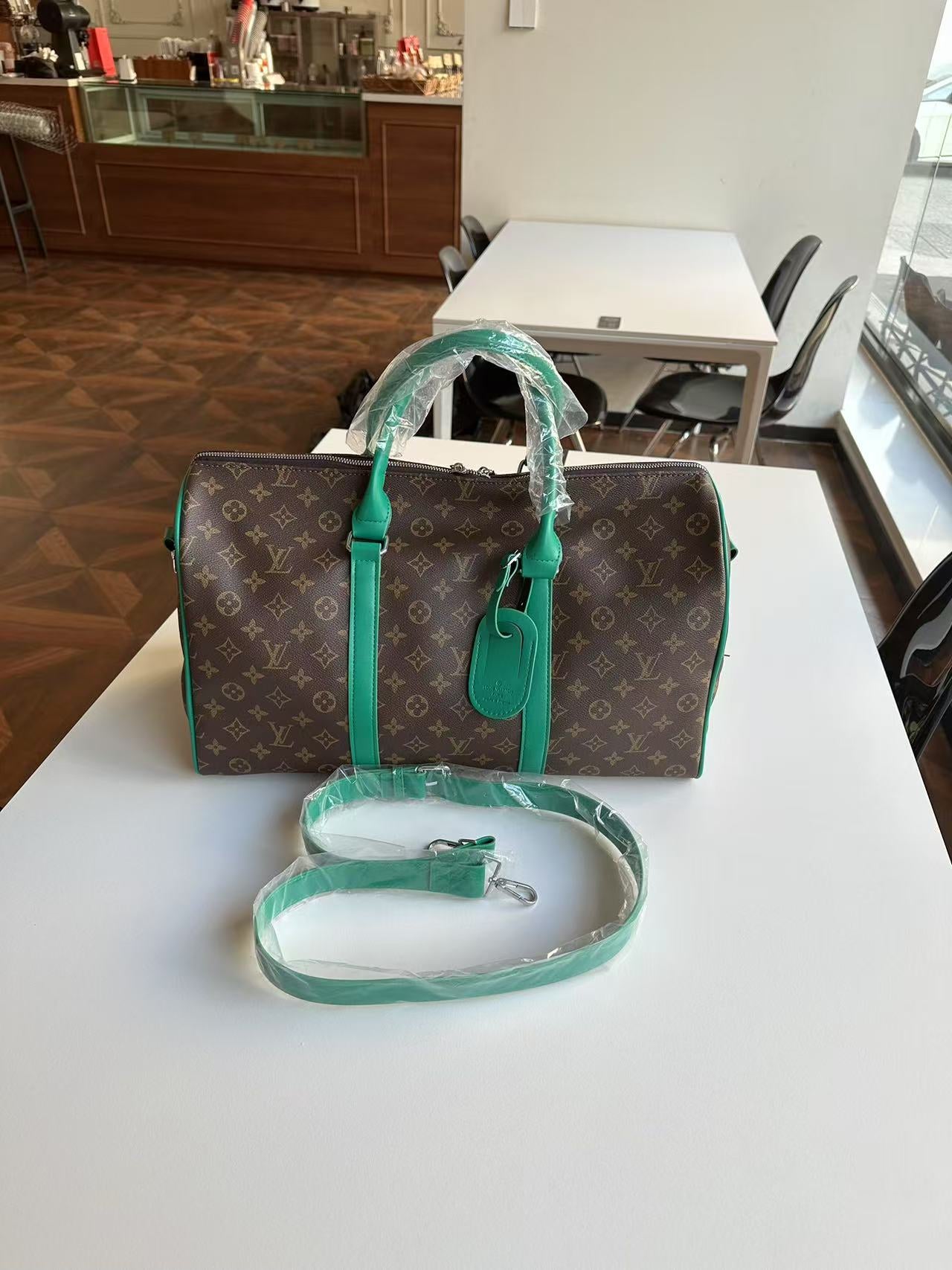 Duffle bag(pre-order)