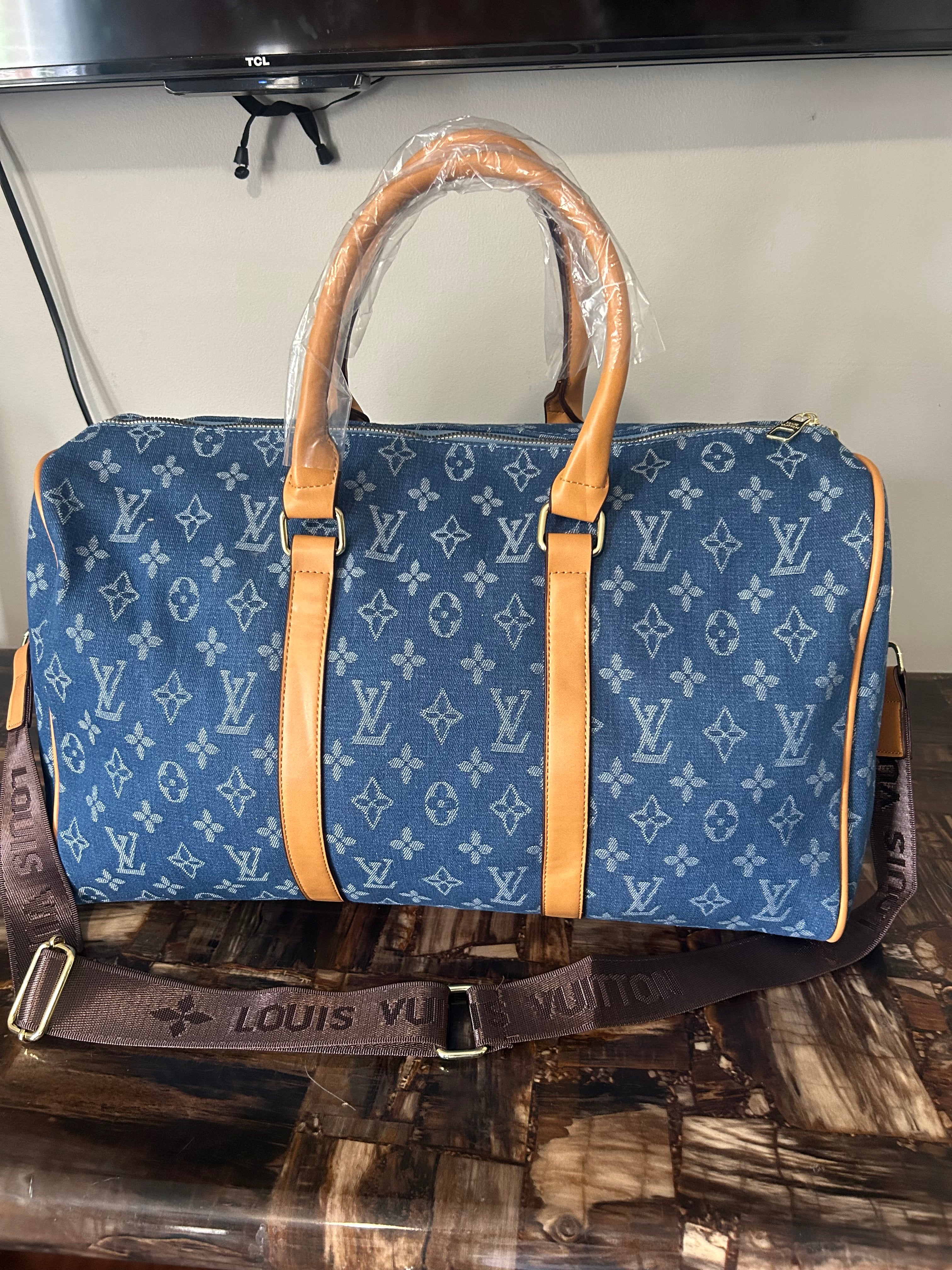 Duffle bag( pre-order)