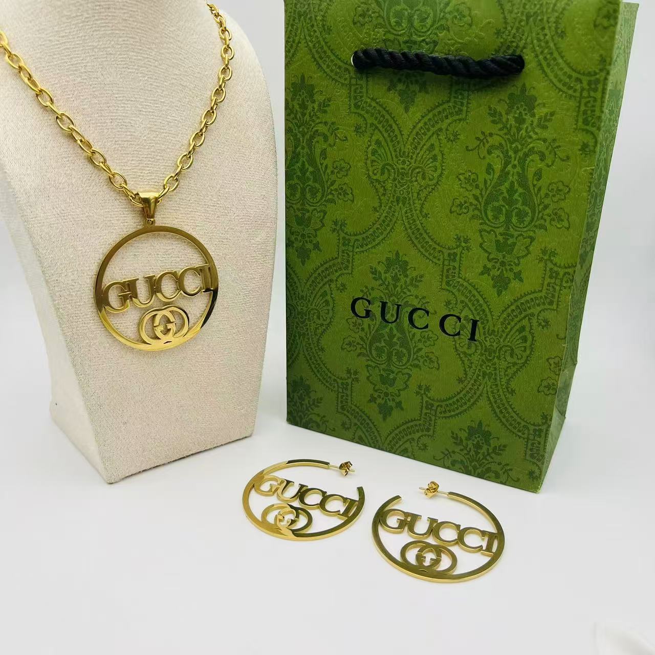 Necklace set